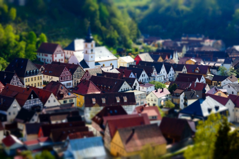 Ein Dorf aus der Vogelperspektive.