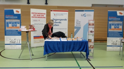 Infostand der LZG beim Markt der Möglichkeiten bei der Auftaktveranstaltung